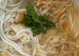 Slepičí polévka s chilli (Slepičí ♥️)