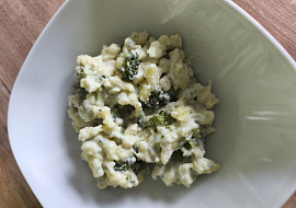 Špecle s brokolicí a nivou