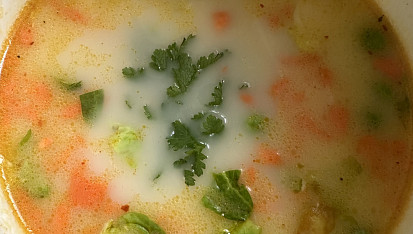 Brokolicová polévka s hráškem a mrkví trochu jinak, Brokolicova ♥️