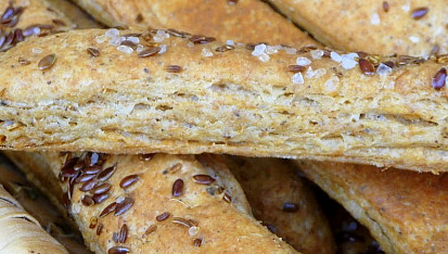 Celozrnné pikantní tyčky