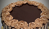Čokoládový dort s čokoládovou náplní