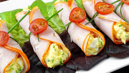 Debrecínka s vajíčkovým salátem