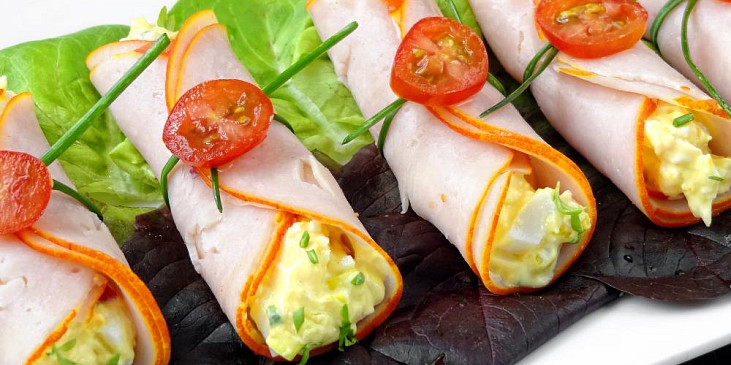 Debrecínka s vajíčkovým salátem