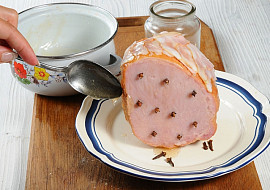 Irská medová šunka s hřebíčkem