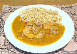 Tokáň z kuřecího masa se smetanou