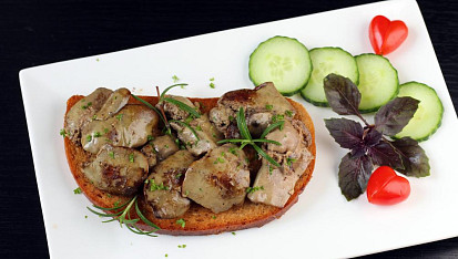 Topinka s králičími játry na rozmarýnu