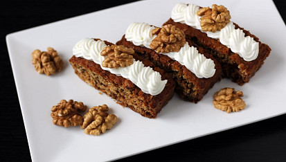 Vločková buchta s tvarohem a ořechy