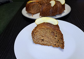 Jablečná bábovka s polevou