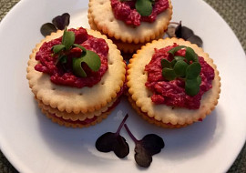 Jednoduchá pomazánka z červené řepy