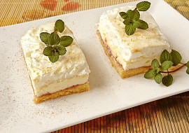 Tvarohové řezy s bílkovým sněhem