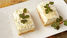 Tvarohové řezy s bílkovým sněhem