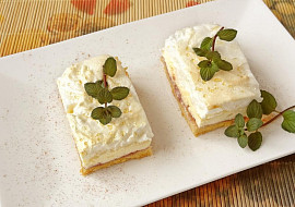 Tvarohové řezy s bílkovým sněhem