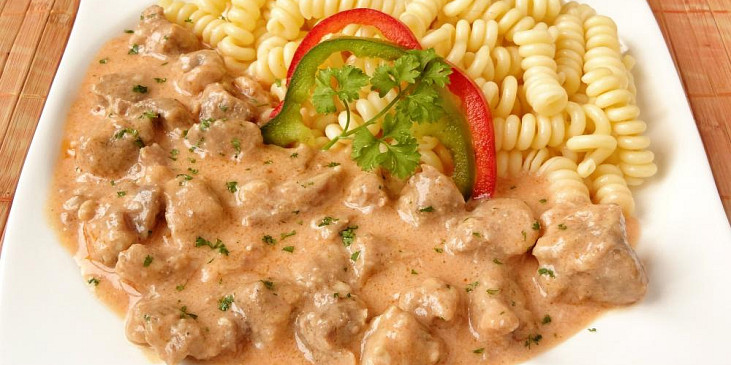 Vepřová kýta v omáčce s nivou