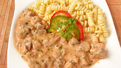 Vepřová kýta v omáčce s nivou