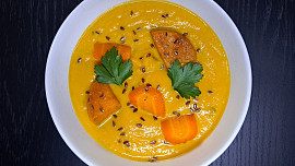 Batátová polévka s mrkví