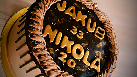 Čokoládový dort s čokoládovou náplní