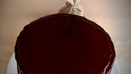 Čokoládový dort s čokoládovou náplní