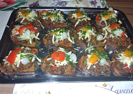 Houbovo-masová směs na topinky