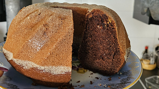 Kakaová bábovka s nugátem