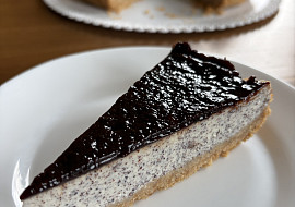 Makový cheesecake s povidly