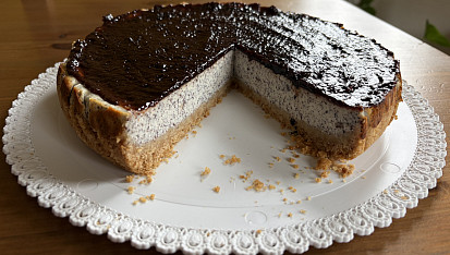 Makový cheesecake s povidly