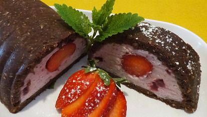 Nepečený jahodový tunel