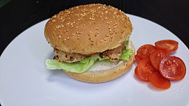Pikantní kuřecí burger