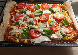 Pizza z jogurtu (Před pečením)