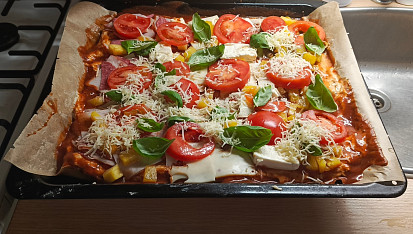 Pizza z jogurtu, Před pečením