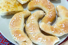 Na tvarovaní rohlíkov musím ešte popracovať.