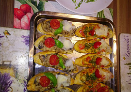 Tousty se žampionovo-česnekovou směsí