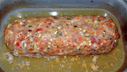 Barevná sekaná pečeně se zeleninou