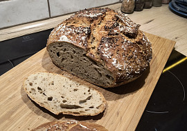 Domácí chléb se sušeným droždím