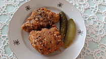 Krůtí řízky marinované v jogurtu, obalené v kukuřičné strouhance