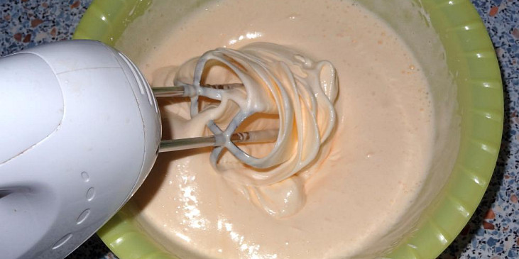 Nadýchaná banánová roláda