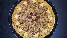 Ořechový koláč z vlašských a pekanových ořechů