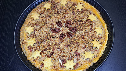 Ořechový koláč z vlašských a pekanových ořechů