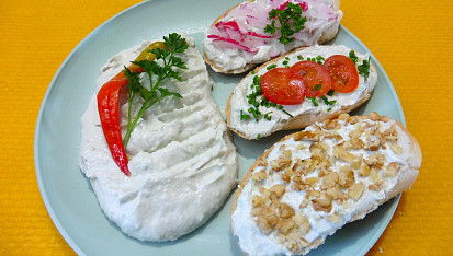 Pomazánka s Nivou a vlašskými ořechy