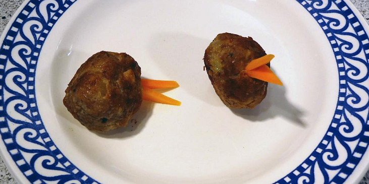 Ptačí hnízdo z mletého masa a špaget