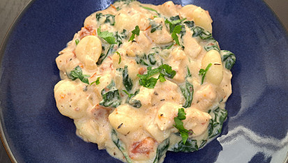 Rychle gnocchi s kuřecím masem a špenátem
