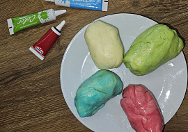 Rychlý mléčný marcipán