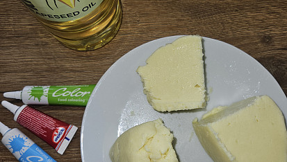 Rychlý mléčný marcipán