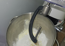 Rychlý mléčný marcipán