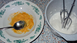 Slepice na víně s petrželkovými knedlíčky