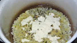 Slepice na víně s petrželkovými knedlíčky