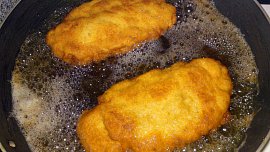Smažené plněné kotlety s debrecínkou