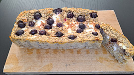 Zdravý banánový chlebíček s borůvkami