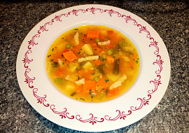 Zeleninová polévka s kmínem a strouháním