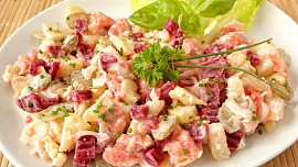 Bramborový salát s matjesy a červenou řepou