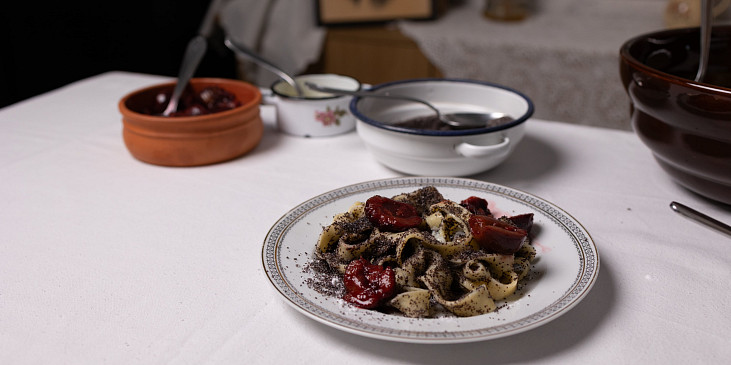 Domácí nudle s mákem